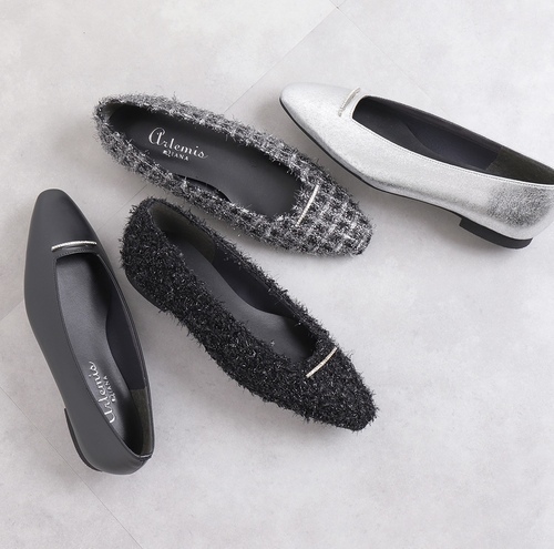 【片足130g】軽量ラインストーンバー付きフラットパンプス