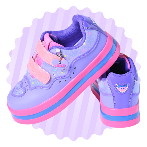 ４７５スニーカー