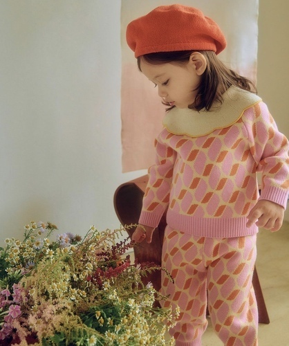 【セットアップ】幾何学柄長袖ピンクニットトップス＆パンツ